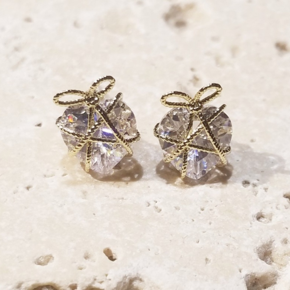 Ribbon Earring